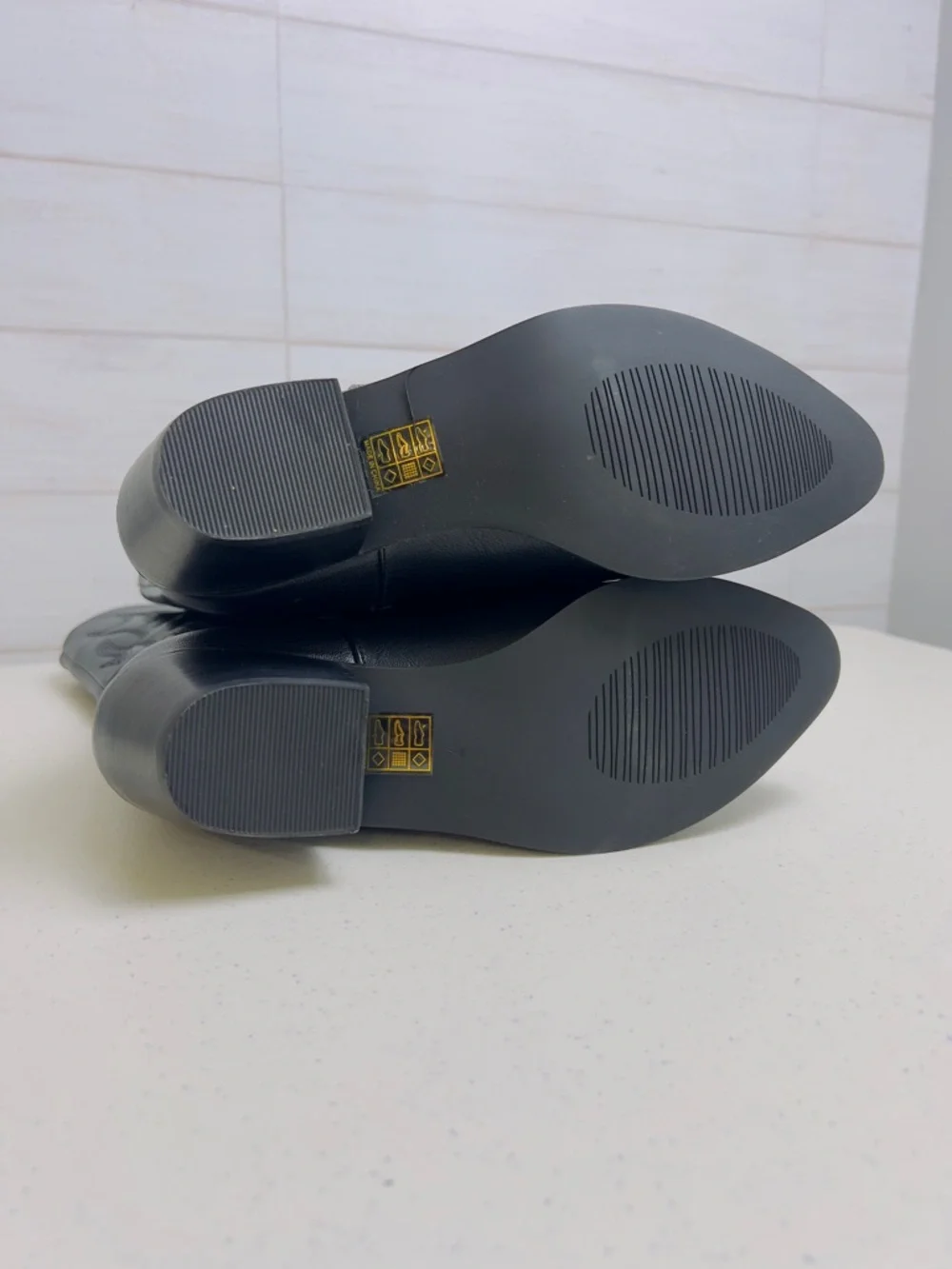 Women’s Black Embroidered Western Middle Boots Faux Leather Pointed Toe 7 - Picture 4 of 7